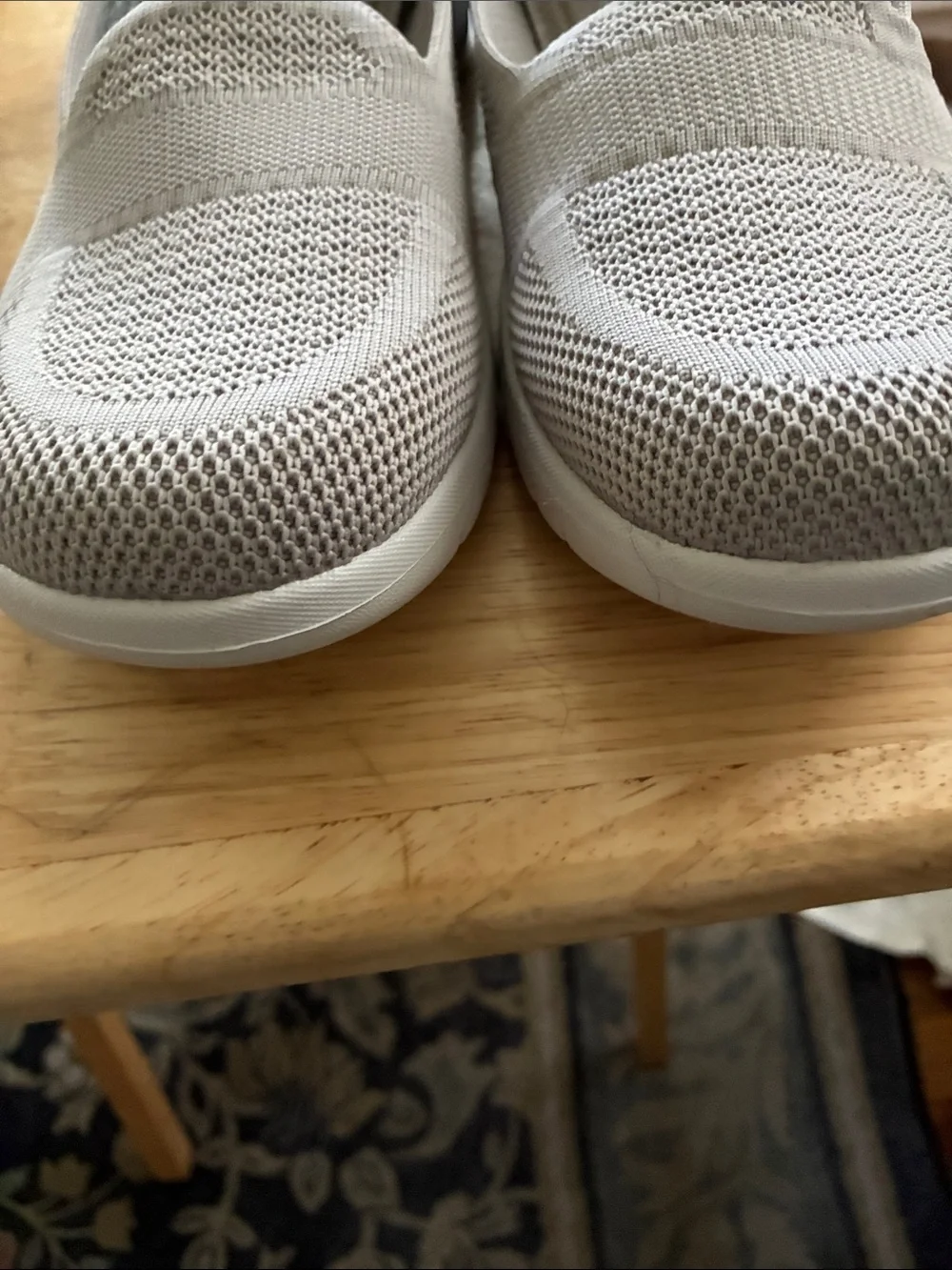 Skechers Knit Slip-On Sneakers in Taupe Wonen’s size 8.5  Great condition